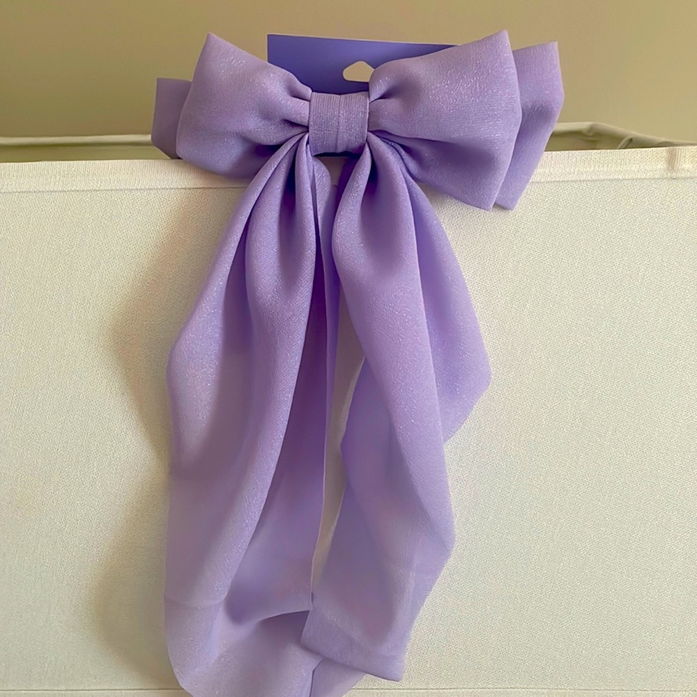 Claire’s ribbon hair pin